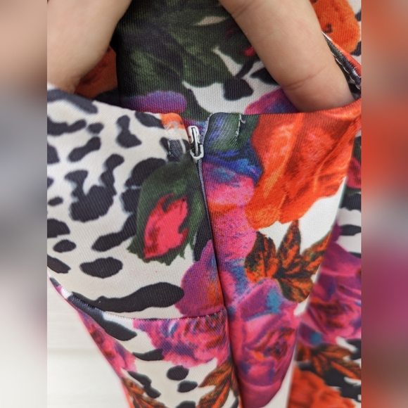 Redberry Floral Bodycon dress - Picture 3 of 6